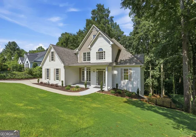 Photo 3 of Single family home for sale at 9370 Eagles Landing Dr, Gainesville, GA 30506 | MLS# 10824466 | Listing updated on 2026-09-27