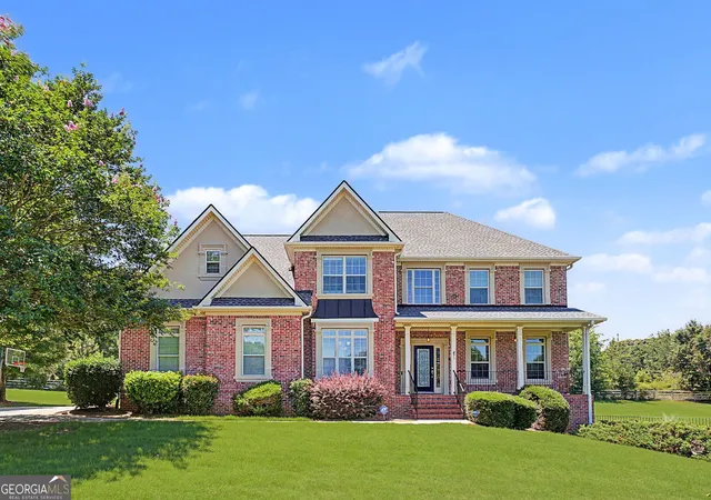 Photo 2 of Single family home for sale at 328 Thistlewood Run, Mcdonough, GA 30252 | MLS# 10807157 | Listing updated on 2026-08-26