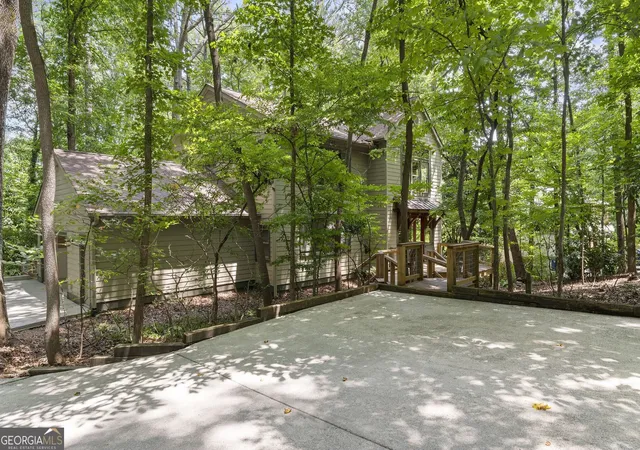 2nd image of 3886 Harts Mill Ln, Brookhaven, GA 30319 | MLS# 10815074