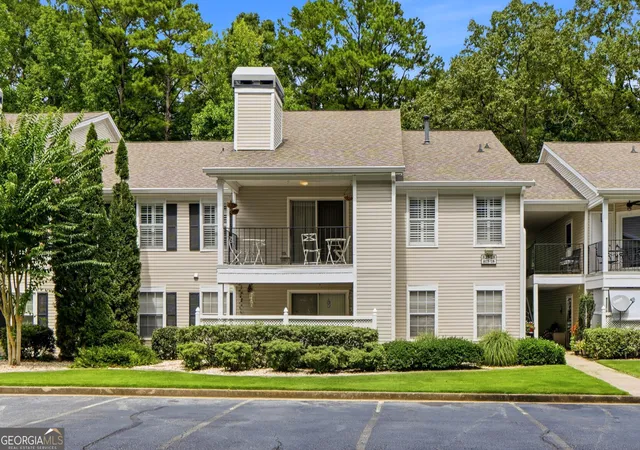 1st image of 825 Ridgefield Dr, Peachtree City, GA 30269 | MLS# 10827245