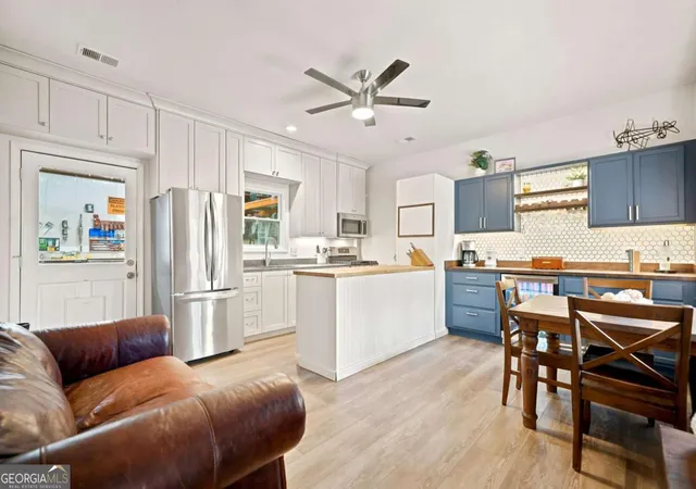 Photo 2 of Single family home for sale at 6100 Henderson Mountain Rd, Jasper, GA 30143 | MLS# 10802132 | Listing updated on 2026-07-25