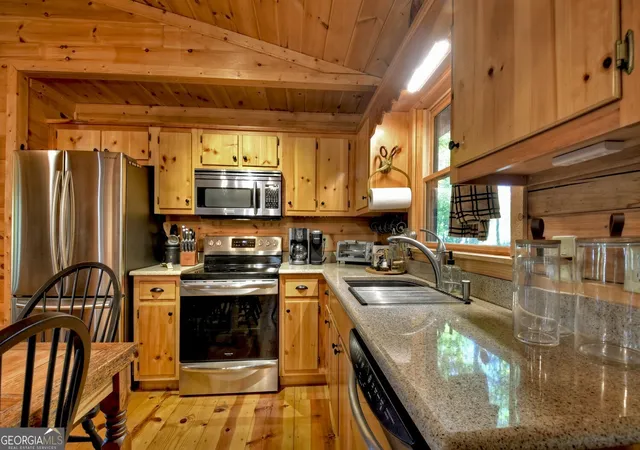 Photo 4 of Single family home for sale at 9 Joanna Ct, Blue Ridge, GA 30513 | MLS# 10777484 | Listing updated on 2026-08-14