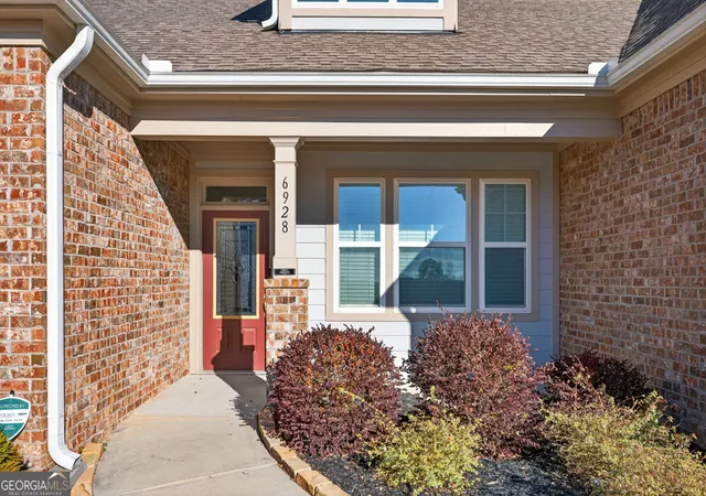 Photo 3 of Single family home for sale at 6928 Manchester Dr, Flowery Branch, GA 30542 | MLS# 10692750 | Listing updated on 2026-09-21