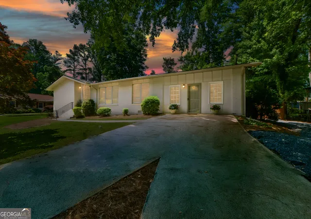 Photo 2 of Single family home for sale at 2801 Sagamore Hl Dr Se, Marietta, GA 30067 | MLS# 10768136 | Listing updated on 2026-09-09