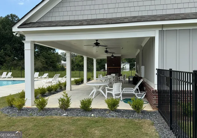 Photo 3 of Single family home for sale at 402 Sweetwood Ct, Lagrange, GA 30241 | MLS# 10827448 | Listing updated on 2026-08-31