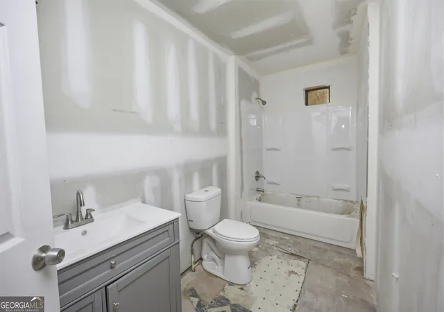 Photo 2 of Sale Pending at 805 Ponce De Leon Ave, Macon, GA 31206 | MLS# 10823124 | Listing updated on 2026-09-15