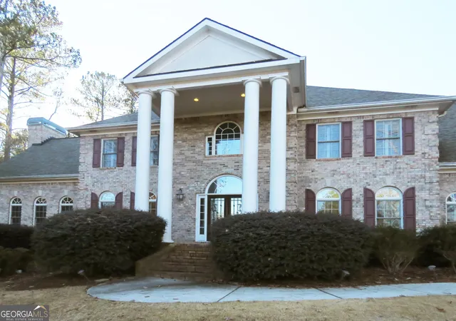 Photo 3 of Sale Pending at 5335 Saville Dr, Acworth, GA 30101 | MLS# 10399676 | Listing updated on 2025-09-15