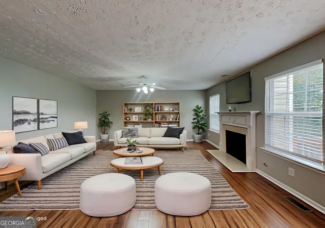 Photo 2 of Single family home for sale at 825 Roxfield Ct, Buford, GA 30518 | MLS# 10793909 | Listing updated on 2026-10-02