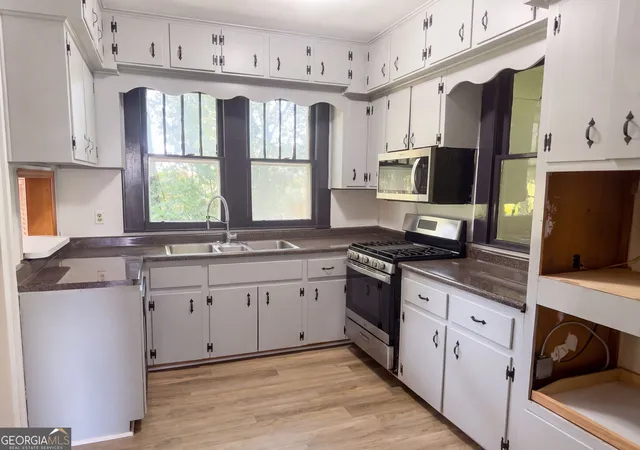 Photo 2 of Single family home for sale at 355 Pecan St Se, Dawson, GA 39842 | MLS# 10824821 | Listing updated on 2026-08-27