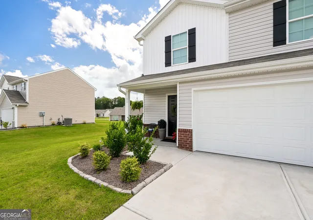 Photo 2 of Single family home for sale at 11 Barron Ct, Chatsworth, GA 30705 | MLS# 10821832 | Listing updated on 2026-09-11