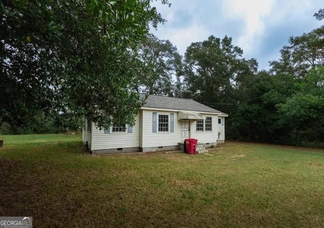 Photo 3 of Single family home for sale at 2165 Griffin Rd, Macon, GA 31216 | MLS# 10615934 | Listing updated on 2026-08-18
