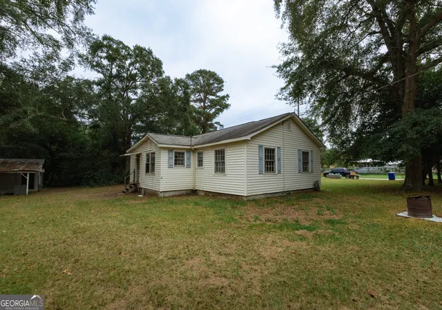 Photo 3 of Single family home for sale at 2165 Griffin Rd, Macon, GA 31216 | MLS# 10615934 | Listing updated on 2026-08-18
