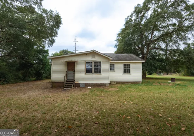 Photo 4 of Single family home for sale at 2165 Griffin Rd, Macon, GA 31216 | MLS# 10615934 | Listing updated on 2026-08-18