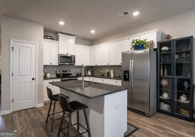 Photo 4 of Townhouse for sale at 270 Skipjack Ct, Covington, GA 30016 | MLS# 10832232 | Listing updated on 2026-09-17