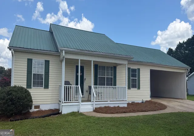 Photo 2 of Single family home for sale at 2124 Broad St, Statham, GA 30666 | MLS# 10813920 | Listing updated on 2026-09-09