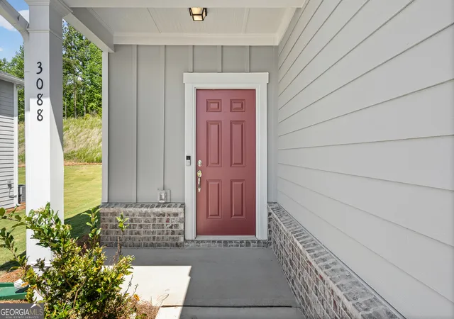 Photo 3 of Sale Pending at 3088 Orwell Dr, Gainesville, GA 30507 | MLS# 10731963 | Listing updated on 2026-08-27