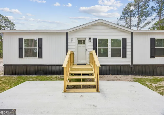 3rd image of 206 Elm St, Folkston, GA 31537 | MLS# 10755686