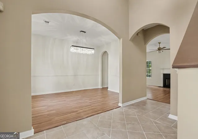 Photo 4 of Single family home for sale at 6316 Polar Fox Ct, South Fulton, GA 30296 | MLS# 10836621 | Listing updated on 2026-09-19