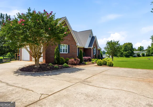 3rd image of 1601 Beville Dr, Griffin, GA 30224 | MLS# 10806260