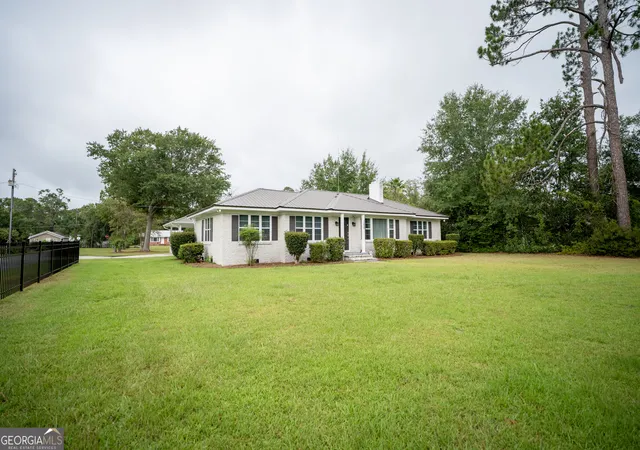 2nd image of 190 Plier St, Baxley, GA 31513 | MLS# 10818408