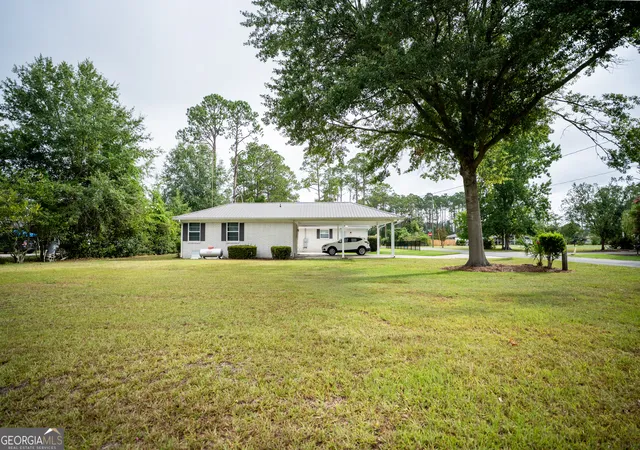 3rd image of 190 Plier St, Baxley, GA 31513 | MLS# 10818408