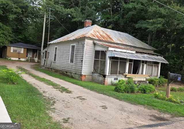 Photo 3 of Single family home for sale at 109 Jackson St, Barnesville, GA 30204 | MLS# 10825809 | Listing updated on 2026-09-28