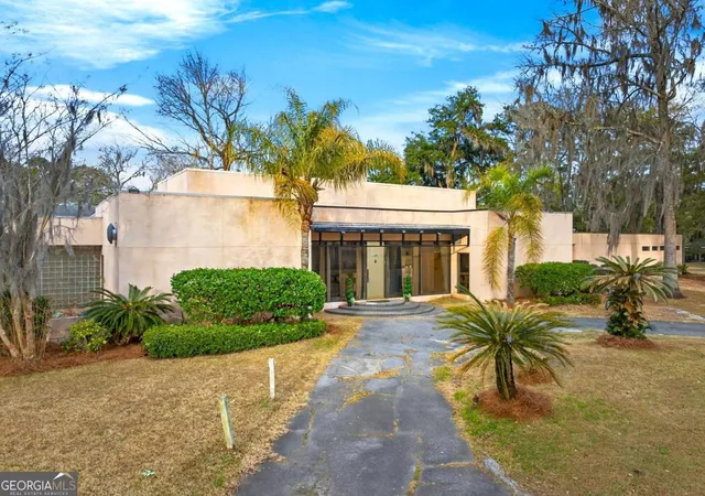 2nd image of 102 Stuart St, Savannah, GA 31405 | MLS# 10690847