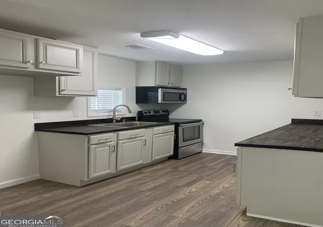 Photo 3 of Single family home for sale at 675 N Main St, Baxley, GA 31513 | MLS# 10798308 | Listing updated on 2026-07-16