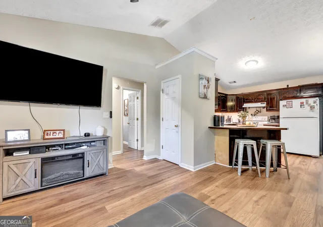 Photo 2 of Sale Pending at 95 Hunters Tr, Covington, GA 30014 | MLS# 10765626 | Listing updated on 2026-09-04