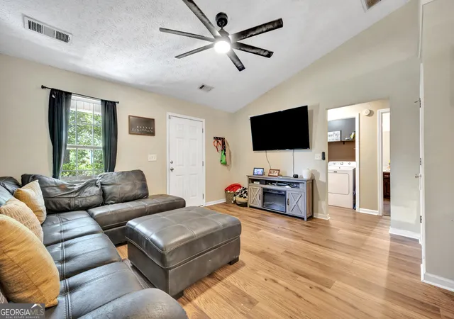 Photo 3 of Sale Pending at 95 Hunters Tr, Covington, GA 30014 | MLS# 10765626 | Listing updated on 2026-09-04