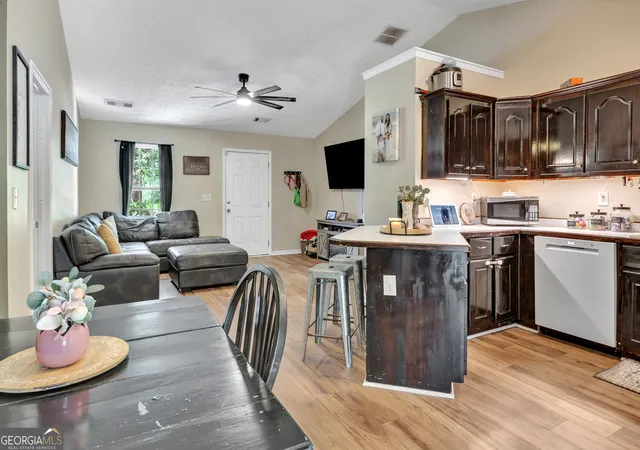 Photo 4 of Sale Pending at 95 Hunters Tr, Covington, GA 30014 | MLS# 10765626 | Listing updated on 2026-09-04