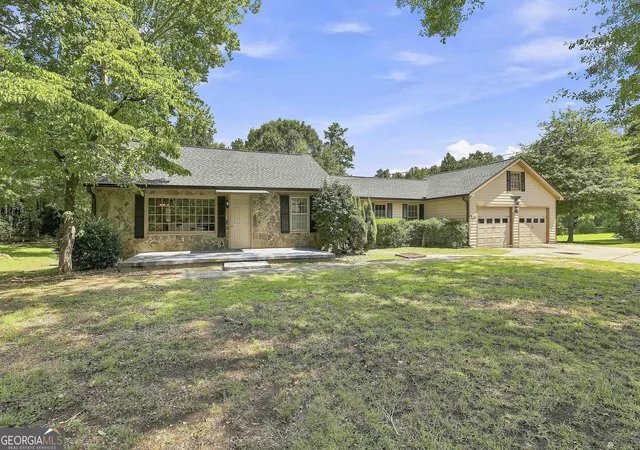 1st image of 458 Mehaffey Dr, Fairburn, GA 30213 | MLS# 10825898