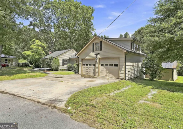 2nd image of 458 Mehaffey Dr, Fairburn, GA 30213 | MLS# 10825898