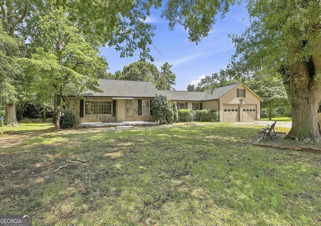 Photo 4 of Single family home for sale at 458 Mehaffey Dr, Fairburn, GA 30213 | MLS# 10825898 | Listing updated on 2026-09-19
