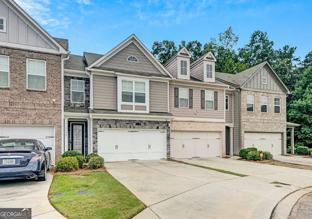 Photo 2 of Sale Pending at 3908 Augustine Pl, Rex, GA 30273 | MLS# 10824323 | Listing updated on 2026-09-11