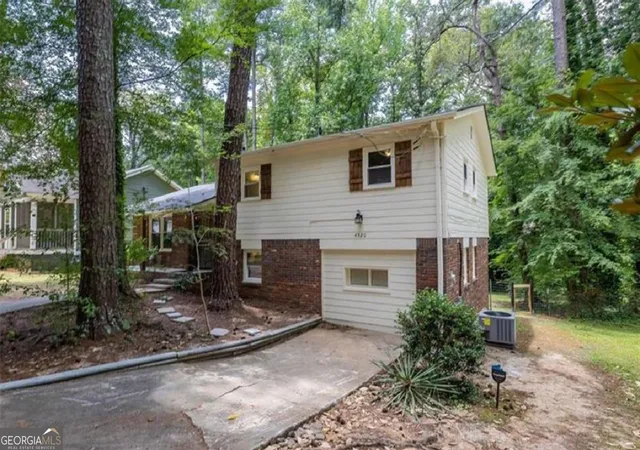 Photo 20 of Single family home for sale at 4520 Santa Fe Trl Sw, Atlanta, GA 30331 | MLS# 10821825 | Listing updated on 2026-08-21