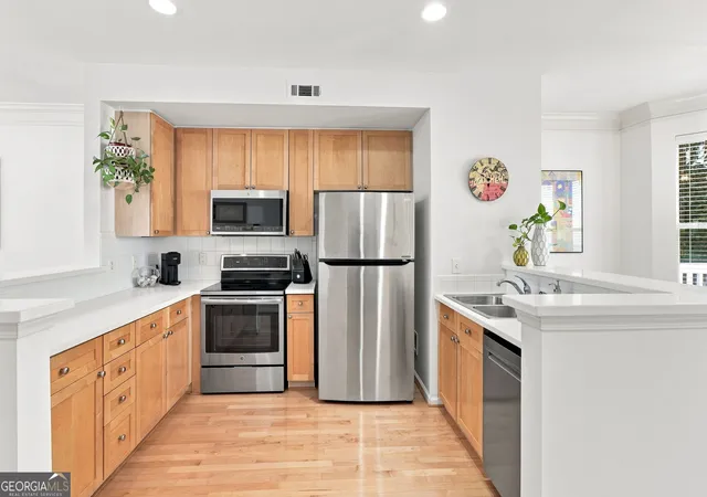 Photo 3 of Townhouse for sale at 951 Glenwood Ave Se #2402, Atlanta, GA 30316 | MLS# 10834788 | Listing updated on 2026-09-10