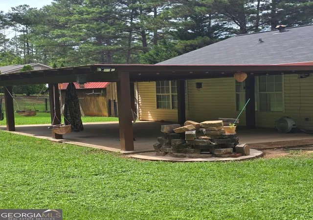 3rd image of 330 Hayward Bishop Wy, Senoia, GA 30276 | MLS# 10815298
