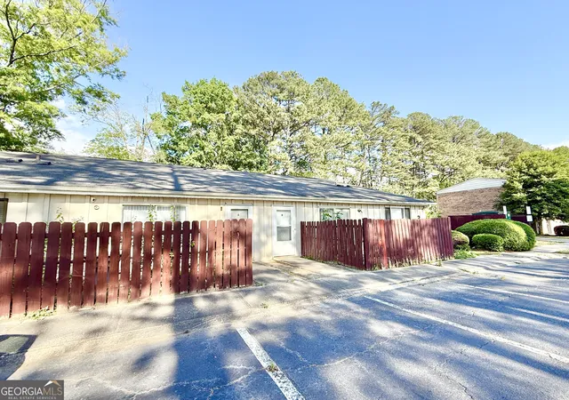 Homes for sale in Union City, GA | 4701 Flat Shoals Rd, Union City, GA 30291 | MLS# 10742054