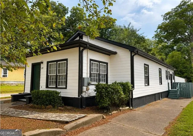Listing Photo 5 - Condo for sale in building located at 119 Ozone St SW, Atlanta, GA 30314