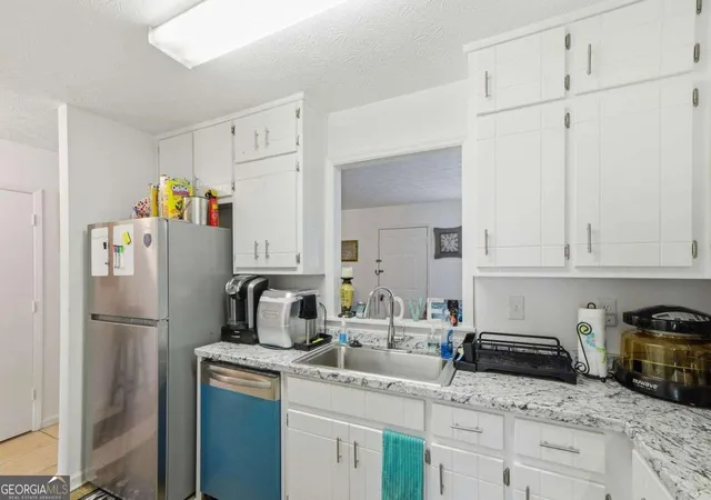 4th image of 5842 N Castlegate Dr, Atlanta, GA 30349 | MLS# 10818289