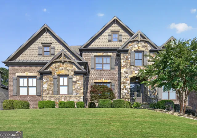 3rd image of 2013 Skybrooke Ln, Hoschton, GA 30548 | MLS# 10816905