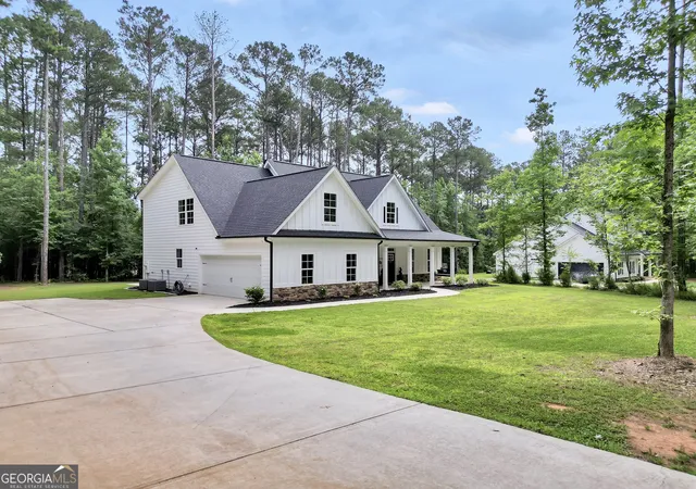 Photo 3 of Single family home for sale at 1577 Stark Rd, Jackson, GA 30233 | MLS# 10783252 | Listing updated on 2026-09-28