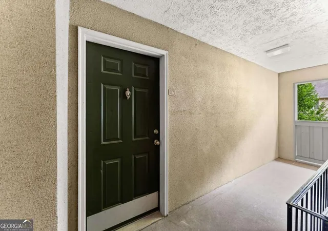 Listing Photo 5 - Condo for sale in building located at 6900 Roswell Rd, Sandy Springs, GA 30328 - Unit #Q17