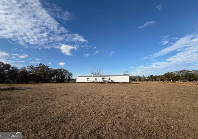 Homes for sale in Saint George, GA | 1180 Farm Rd, Saint George, GA 31562 | MLS# 10666274