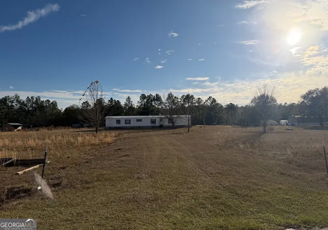 Homes for sale in Saint George, GA | 1180 Farm Rd, Saint George, GA 31562 | MLS# 10666274