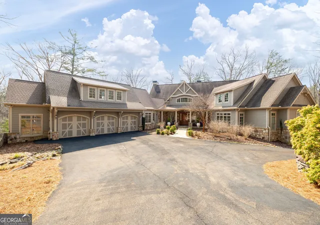 Photo 2 of Mansion for sale at 928 Black Bear Trl, Jasper, GA 30143 | MLS# 10836272 | Listing updated on 2026-09-14