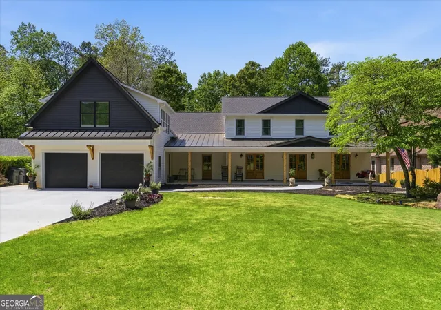 Photo 2 of Mansion for sale at 3685 High Green Dr, Marietta, GA 30068 | MLS# 10742378 | Listing updated on 2026-06-22