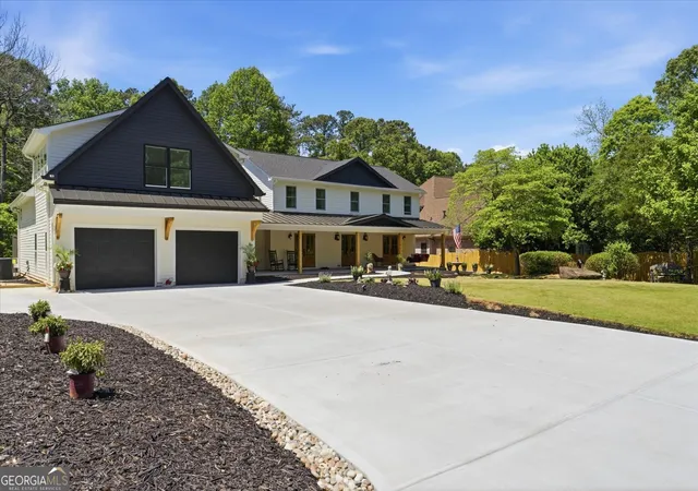 Photo 3 of Mansion for sale at 3685 High Green Dr, Marietta, GA 30068 | MLS# 10742378 | Listing updated on 2026-06-22