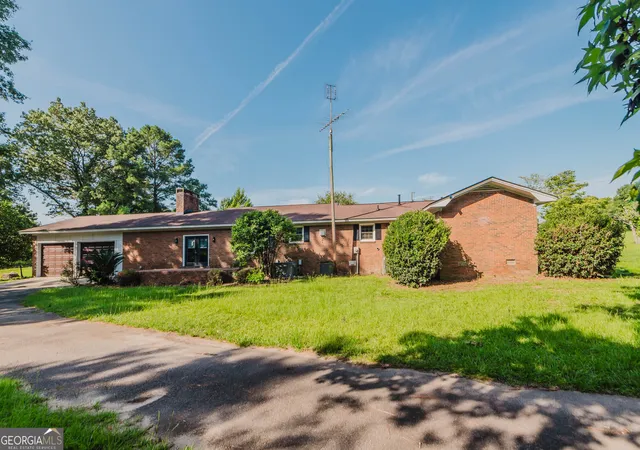 Photo 3 of Single family home for sale at 99 Lamar Rd, Vienna, GA 31092 | MLS# 10803750 | Listing updated on 2026-09-07
